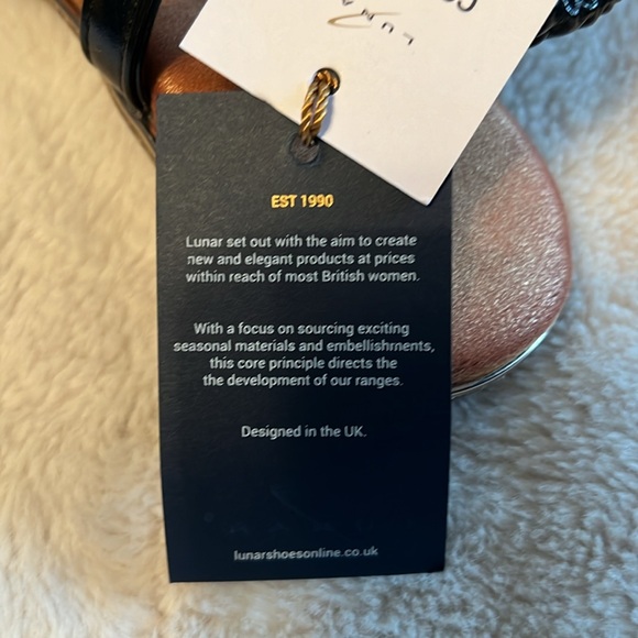 Padded footbed rhinestone sandals - Picture 5 of 6